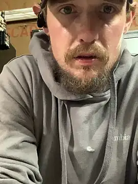 Midwestalpha live cam on StripChat