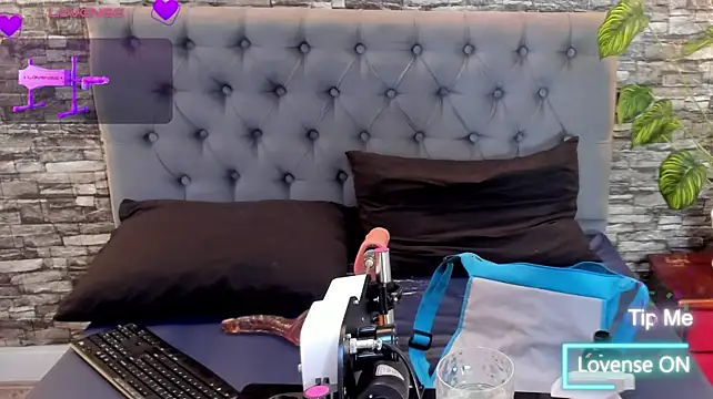 AngeliqueGirard live cam preview