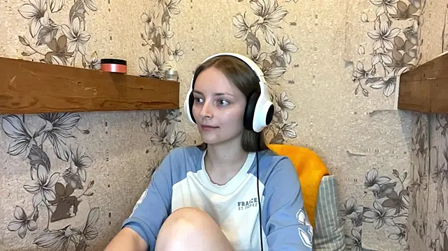 EmyMiu live cam on StripChat