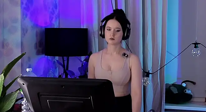 KiraLiLime live cam preview