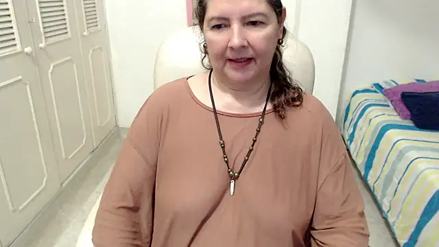 leonela_69 live cam preview