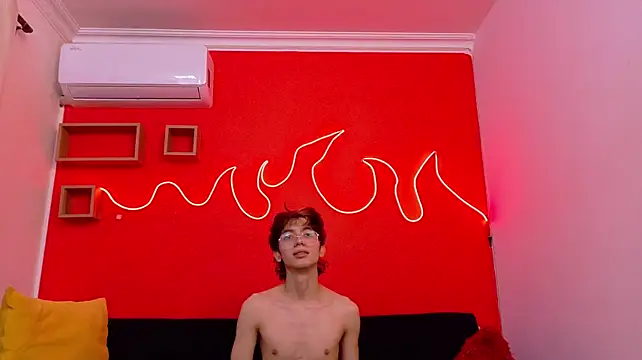 Twink_Sebas7