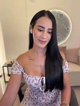 SarahhSmitth1 live cam on StripChat
