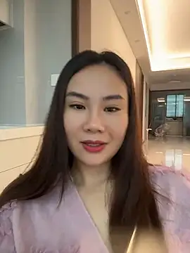 Yioyio-666 live cam on StripChat
