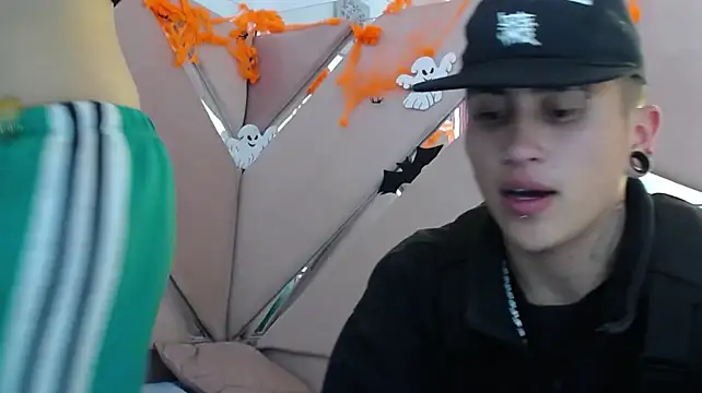 oblivionlove live cam preview