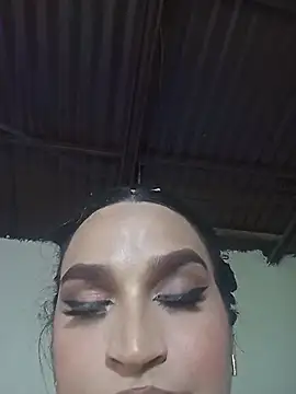 kylieloliskiss