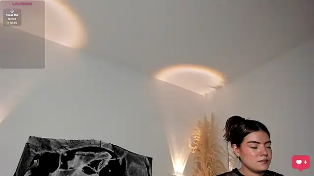 ariana_x1_ live cam preview