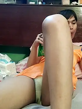QueenSoreal live sex cam