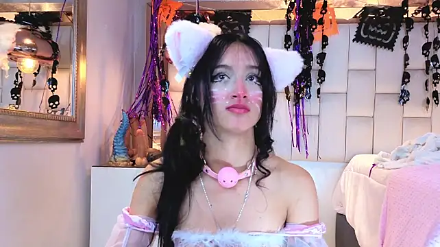Sharlott_Luxe live cam preview