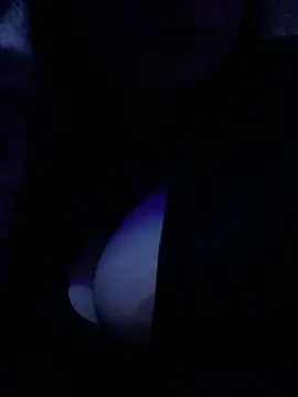 beesknees420 live cam preview
