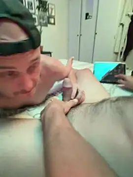 2hornyguyz