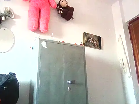 RUKMINI_60 live cam on StripChat