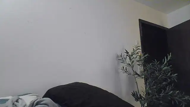 WetFlower69 live cam preview
