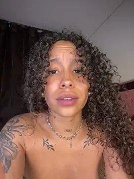 MarieLeon live cam preview