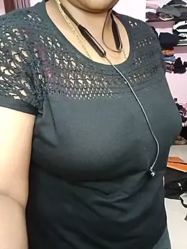 sexy-keerthi