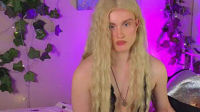 Model: horny__doll