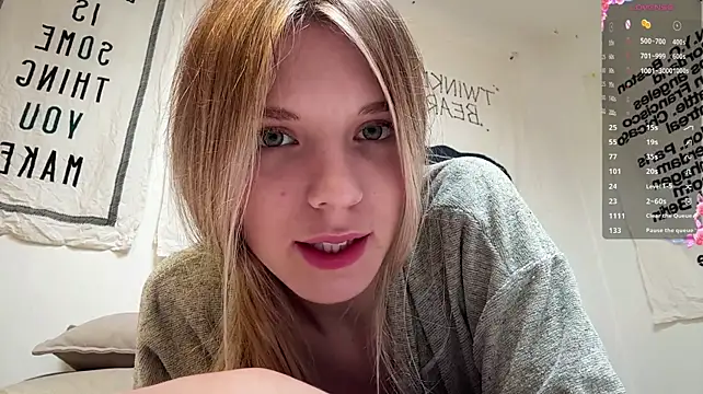 FruityXo webcam