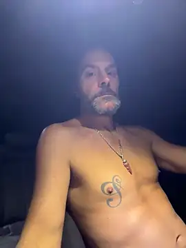 _madbull_ (Ask my age) - Public cum