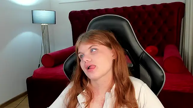 ChloeHalses live cam preview