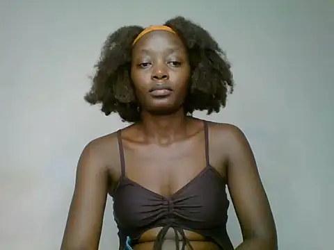 Prettylovey_ live cam preview