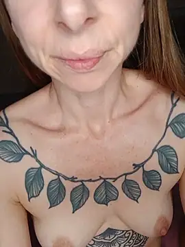 sexwestworld (F milf) - Anal dildo on the floor