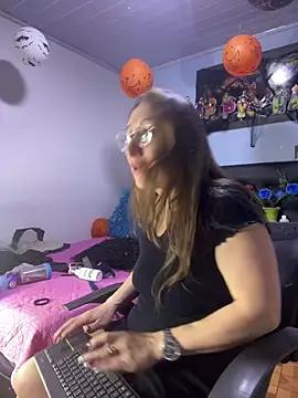 kaylaMinov_ webcam