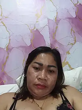 SweetChubbyMommy_02 live cam on StripChat
