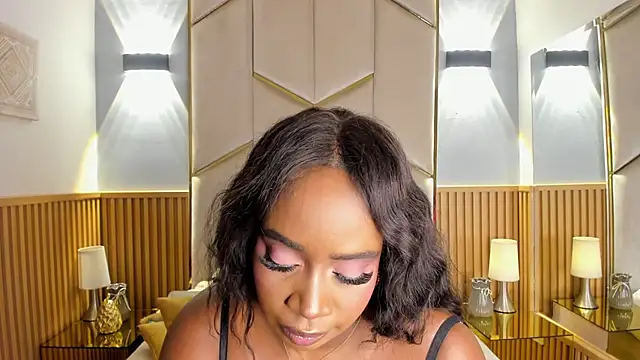 Britanymooree live cam preview