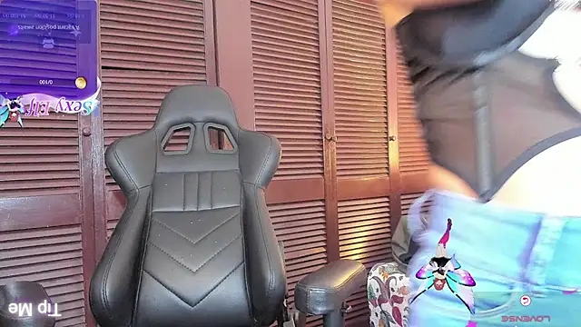 SaraWatsonn live cam preview