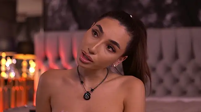 GinaValentinna live cam on StripChat