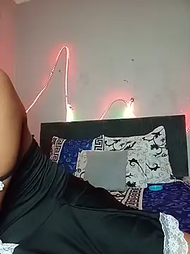 Eve_Scarlet live cam on StripChat