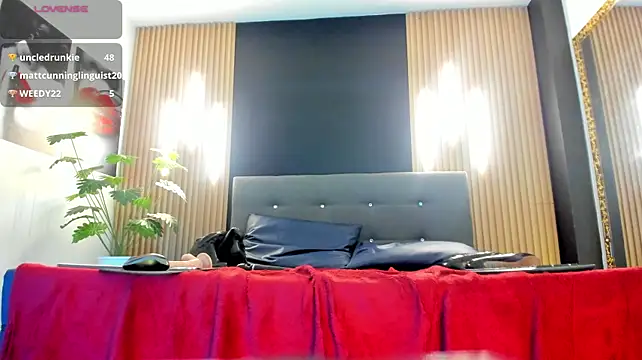 VickyJohnson1 live cam on StripChat