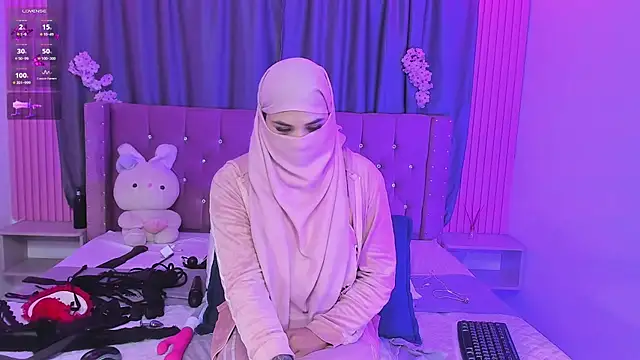 Nayla-Mouna live cam on StripChat