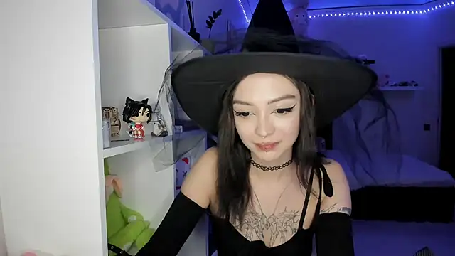 PurrYuna live cam on StripChat