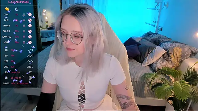 LunarGlow live cam preview