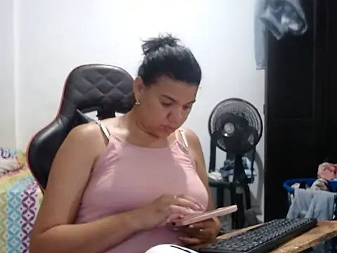 Adriana_0312 live cam preview
