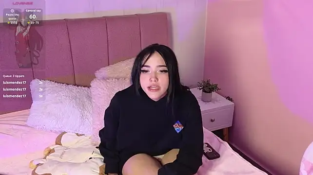 ela_petit live cam preview