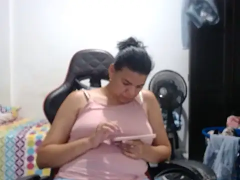 Adriana_0312 webcam stripchat model stream image