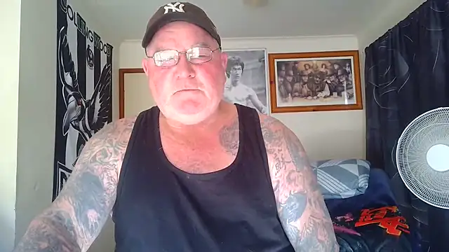 KINKYBLUEYES69
