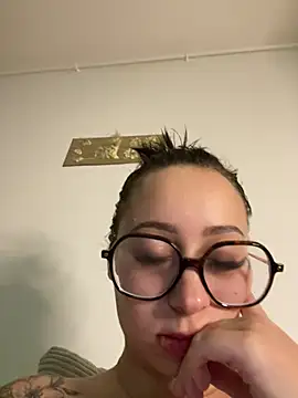 queenlo_xxx webcam