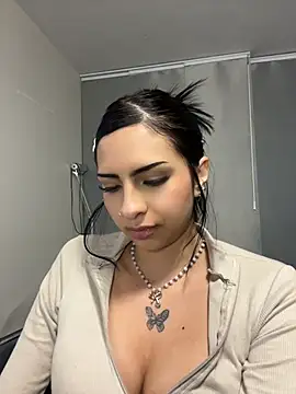 Hilary_pinkk
