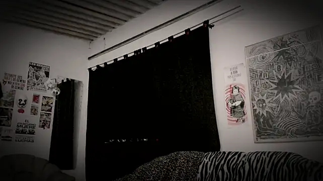 roxy_toxic live cam preview