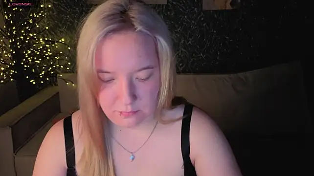 Sophia_Millery live cam preview