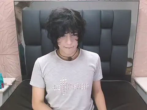 Ultravampire live cam preview