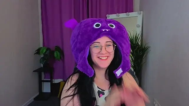 Lucy_Haall live cam preview