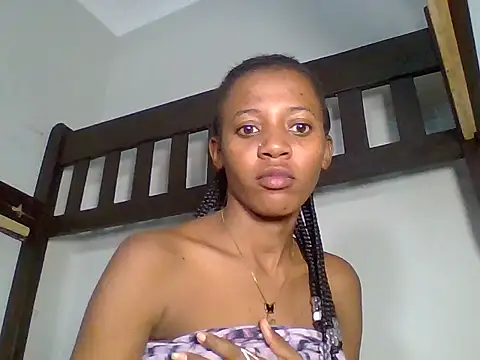 Pretty_dolll live cam on StripChat