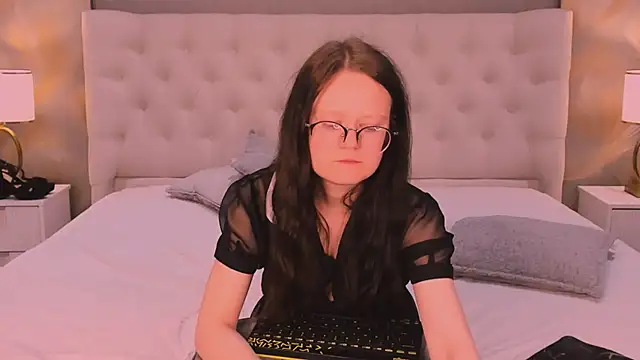 STELLA_BERTETTA live cam preview