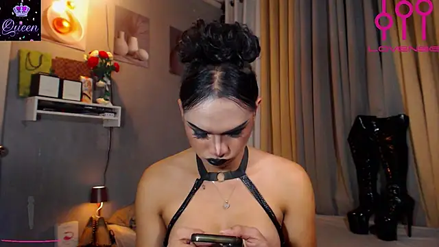 Lexi_ThunderFuck live cam on StripChat