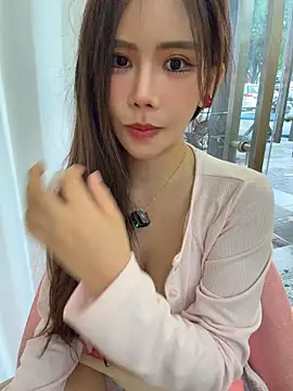 Selenaaaaa- Live Webcam on Stripchat