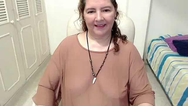 leonela_69 live cam on StripChat